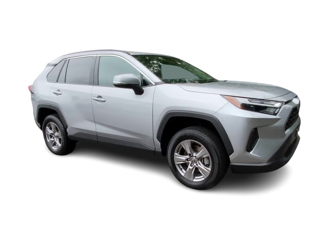 2024 Toyota RAV4 XLE 18