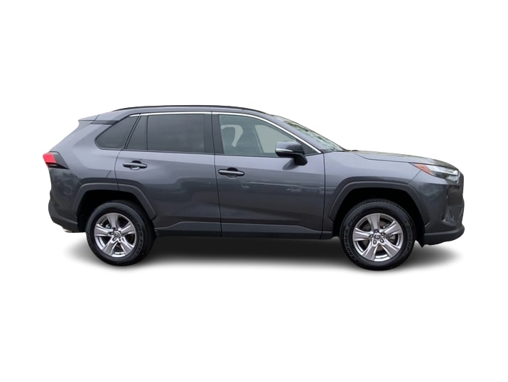 2024 Toyota RAV4 XLE 16