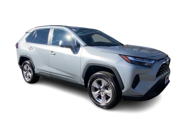 2022 Toyota RAV4 XLE 17