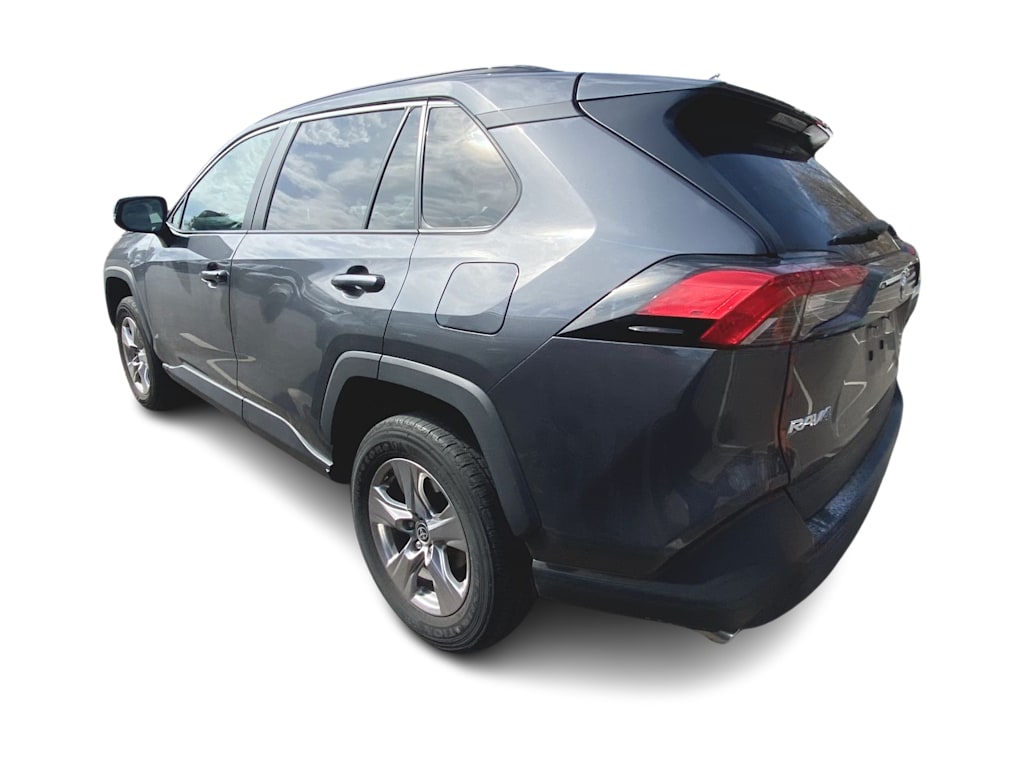 2023 Toyota RAV4 XLE 2