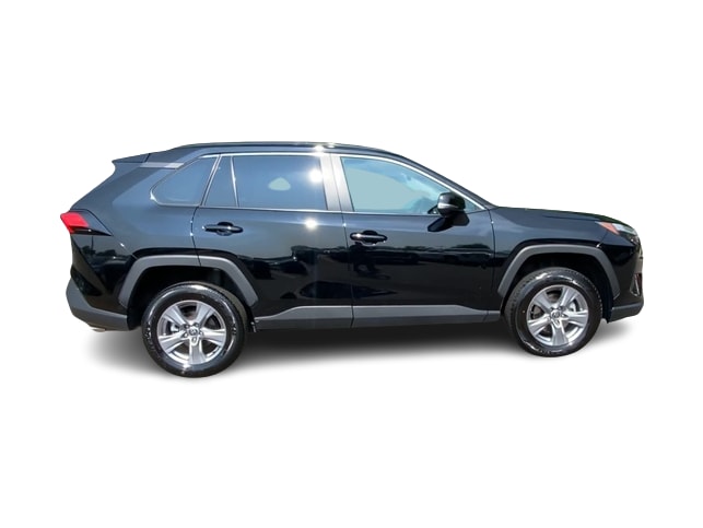2024 Toyota RAV4 XLE 17