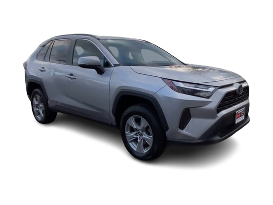 2022 Toyota RAV4 XLE 18