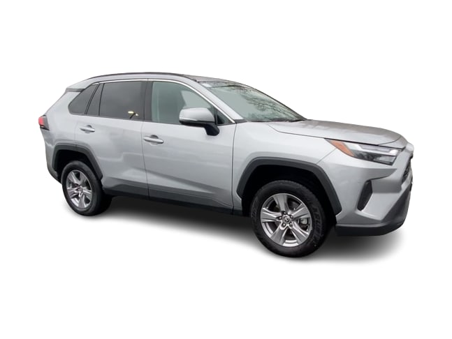 2022 Toyota RAV4 XLE 16