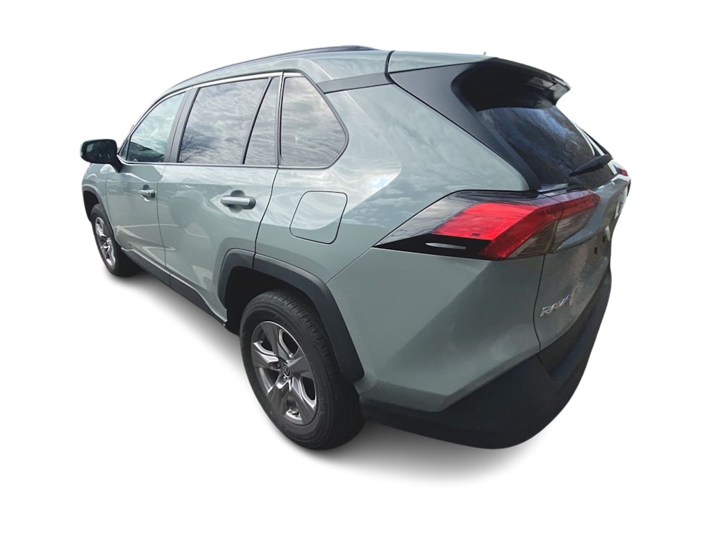 2023 Toyota RAV4 XLE 2