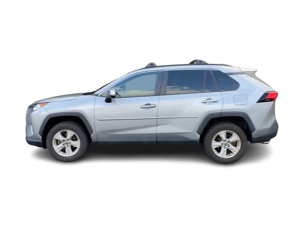 Thumbnail: 2021 Toyota RAV4 - 3