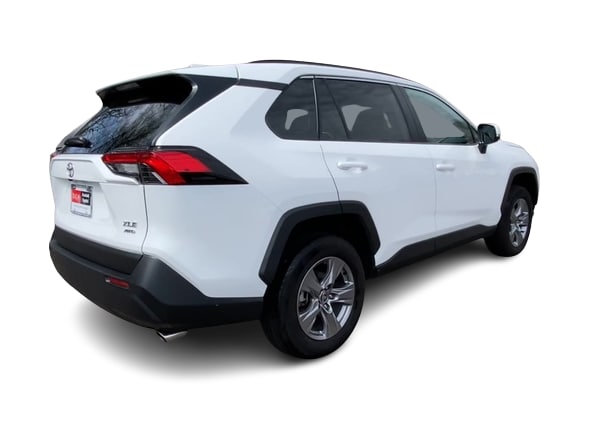 2024 Toyota RAV4 XLE 19