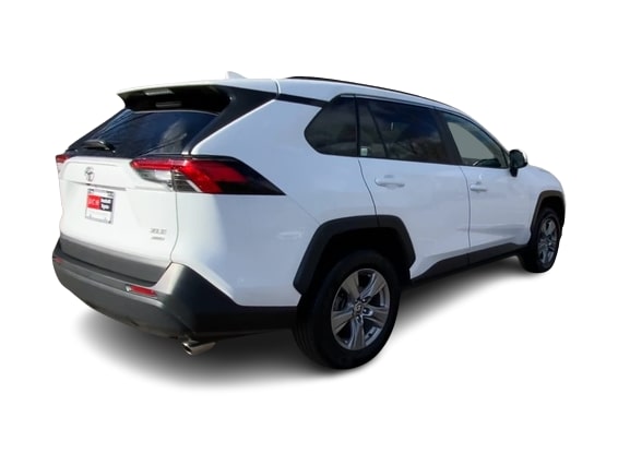 2022 Toyota RAV4 XLE 19