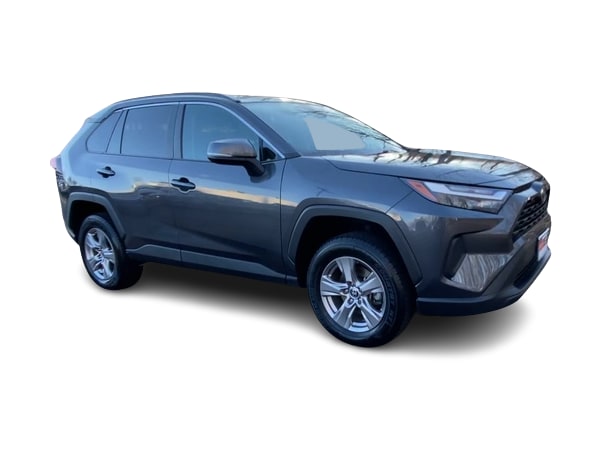 2022 Toyota RAV4 XLE 17