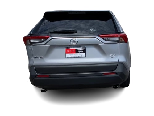 2024 Toyota RAV4 XLE 18
