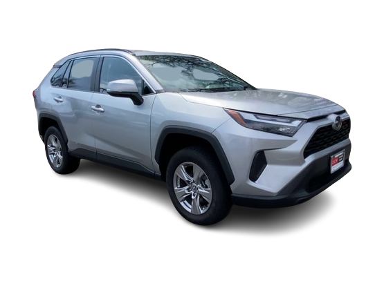 2024 Toyota RAV4 XLE 17