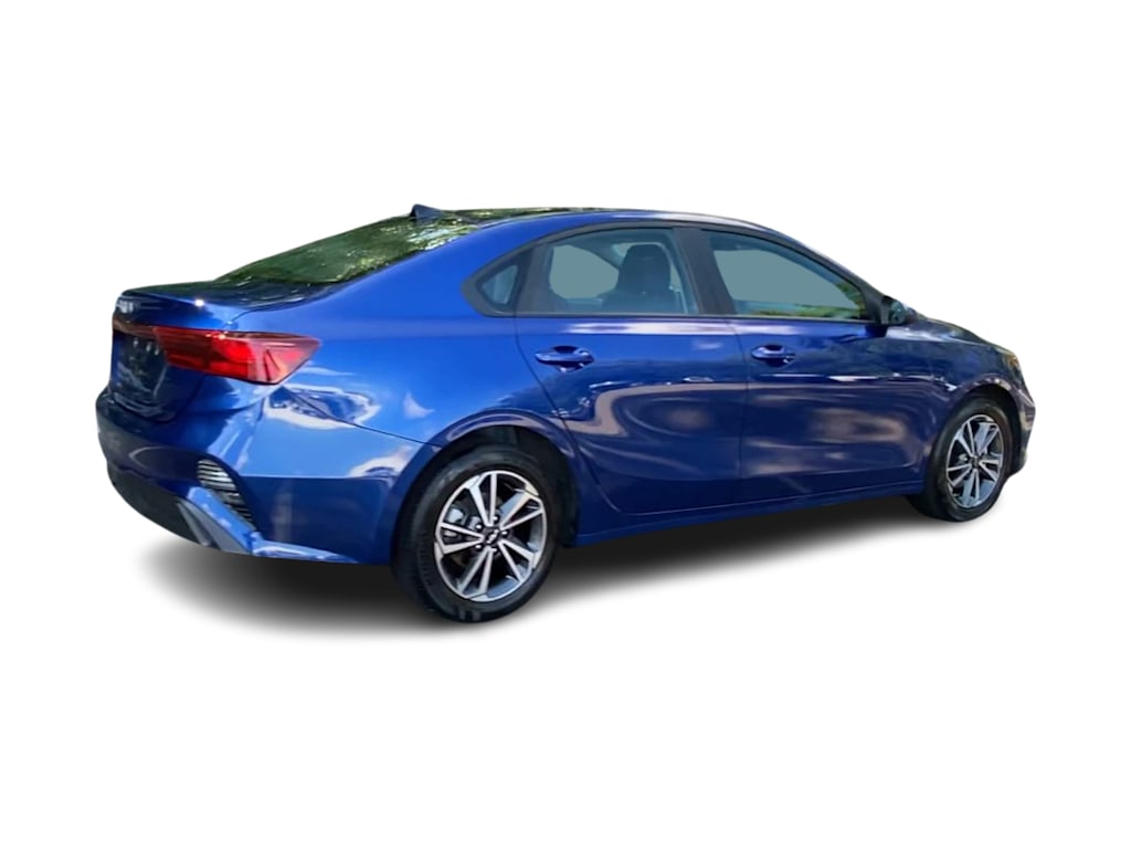 Thumbnail: 2022 Kia Forte - 24
