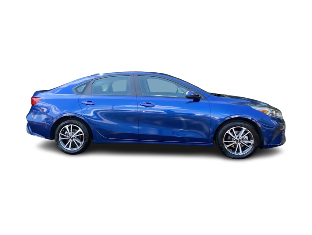 Thumbnail: 2022 Kia Forte - 25