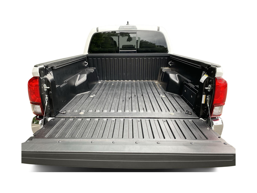 Thumbnail: 2023 Toyota Tacoma - 17