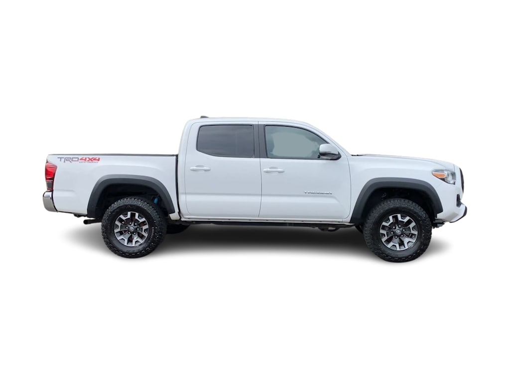 Thumbnail: 2018 Toyota Tacoma - 24