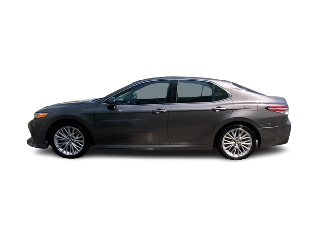 2018 Toyota Camry XLE 3