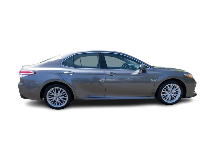 2018 Toyota Camry XLE 19
