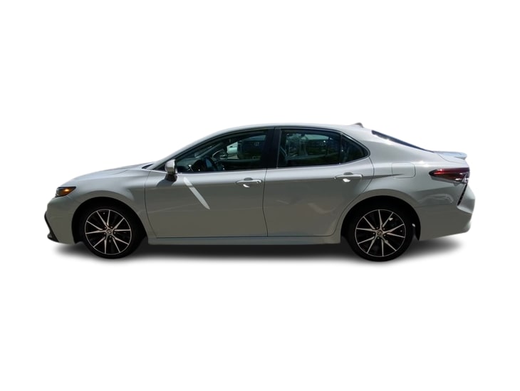 2022 Toyota Camry SE 3
