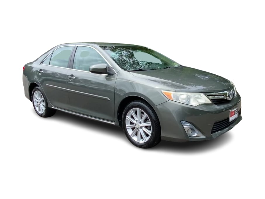Thumbnail: 2013 Toyota Camry - 21