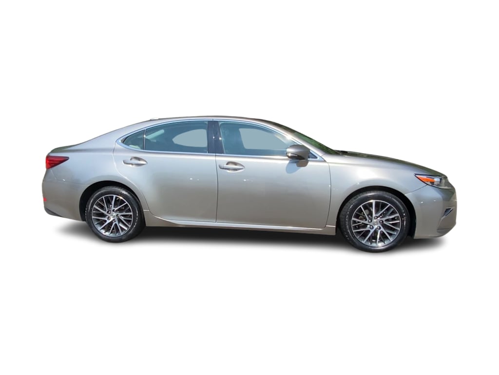 Thumbnail: 2017 Lexus ES - 25