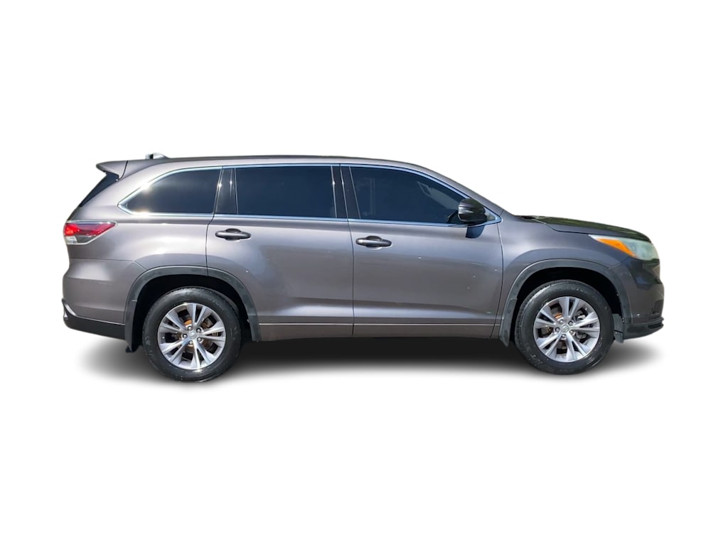 Thumbnail: 2015 Toyota Highlander - 25