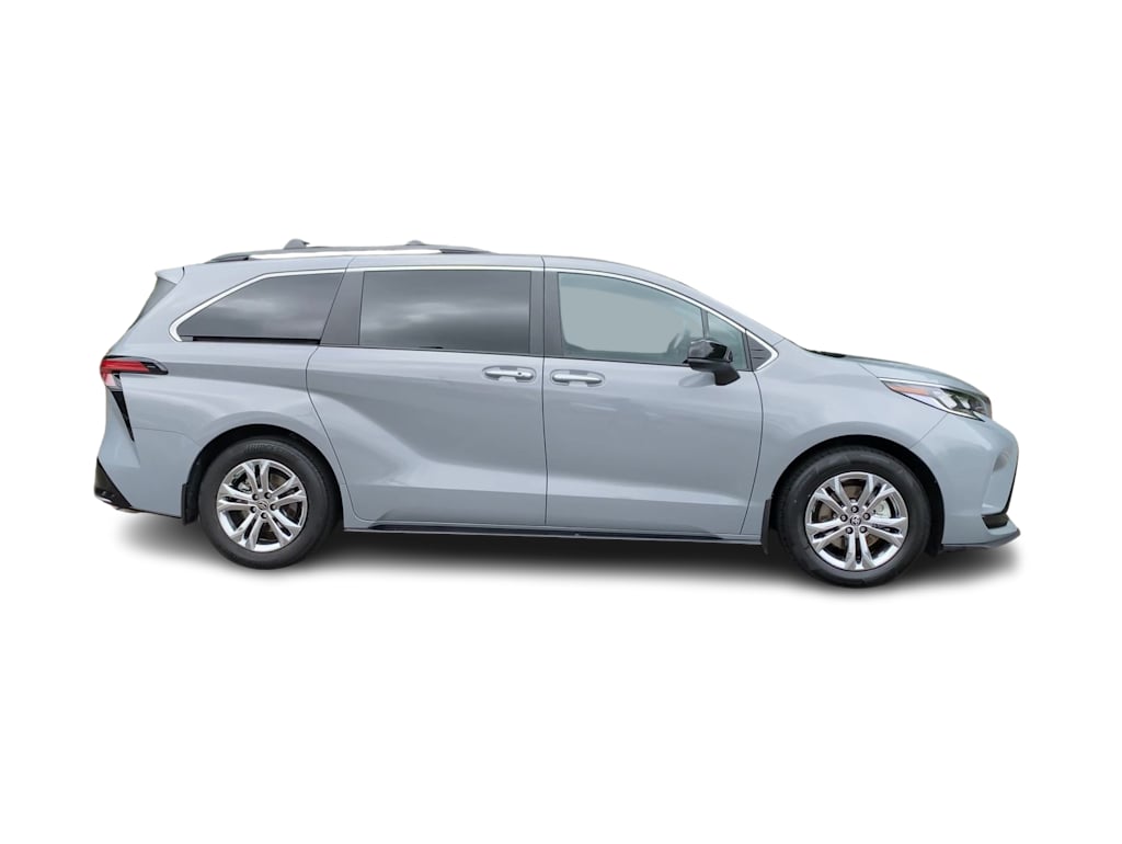 Thumbnail: 2023 Toyota Sienna - 25