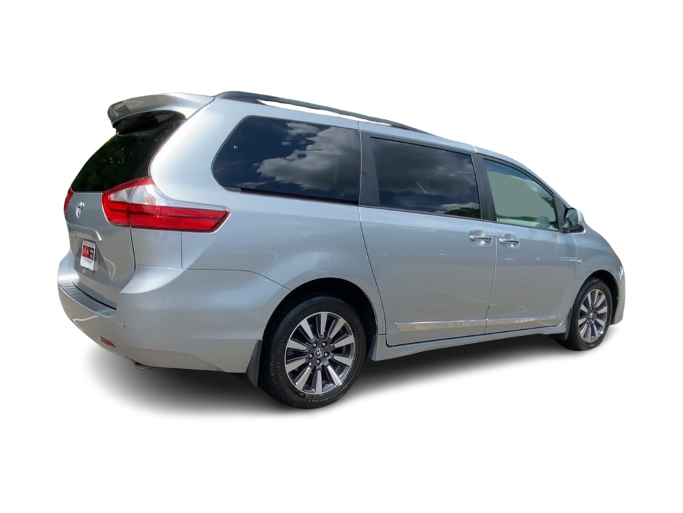 Thumbnail: 2019 Toyota Sienna - 22