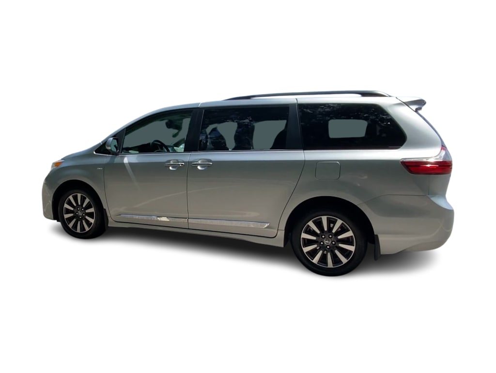 Thumbnail: 2019 Toyota Sienna - 20