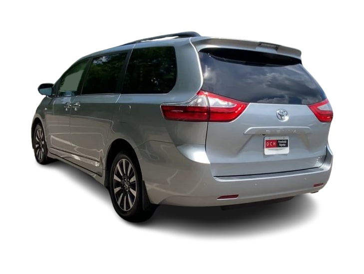 Thumbnail: 2019 Toyota Sienna - 4