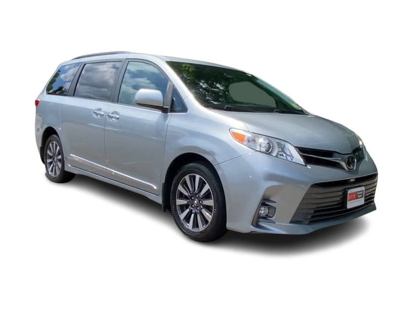 Thumbnail: 2019 Toyota Sienna - 18