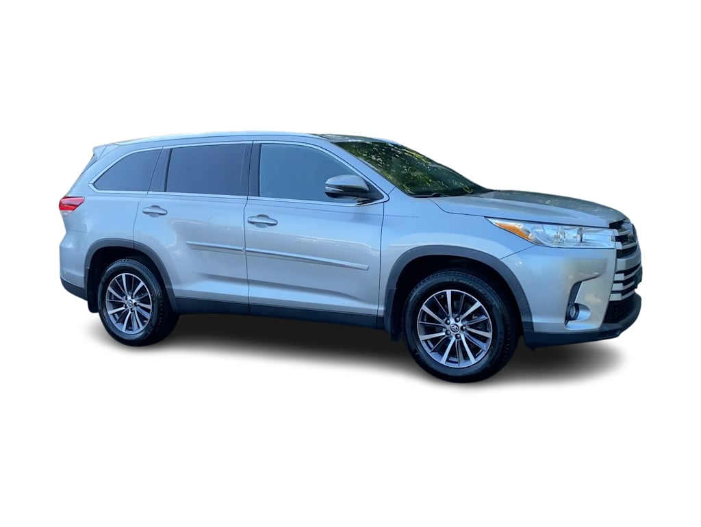 Thumbnail: 2019 Toyota Highlander - 21