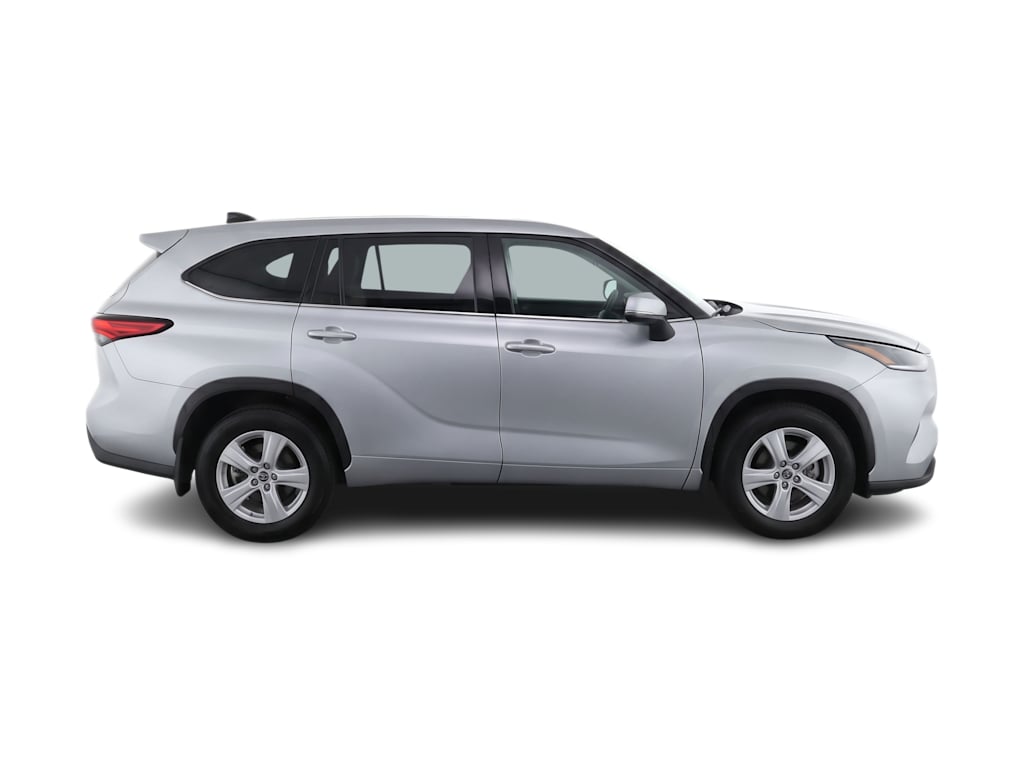 Thumbnail: 2023 Toyota Highlander - 20