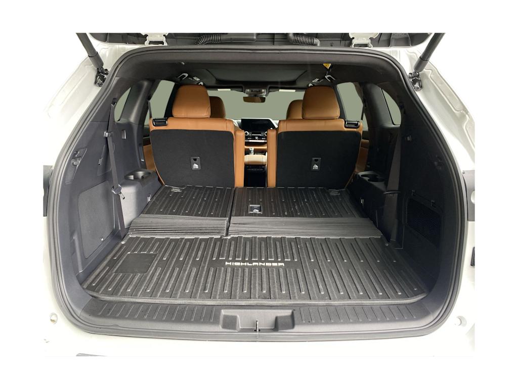 Thumbnail: 2026 Toyota Highlander - 16