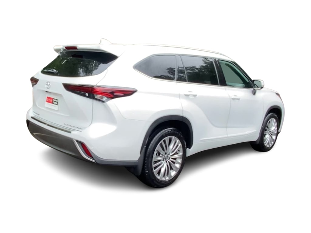 Thumbnail: 2026 Toyota Highlander - 23