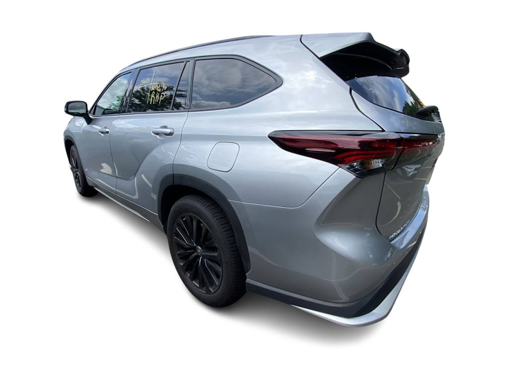 Thumbnail: 2024 Toyota Highlander - 3