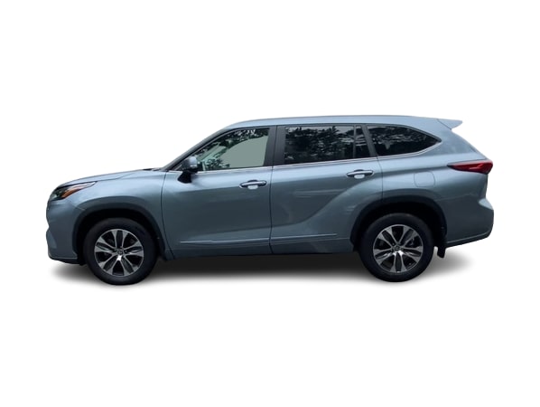 2023 Toyota Highlander XLE 3
