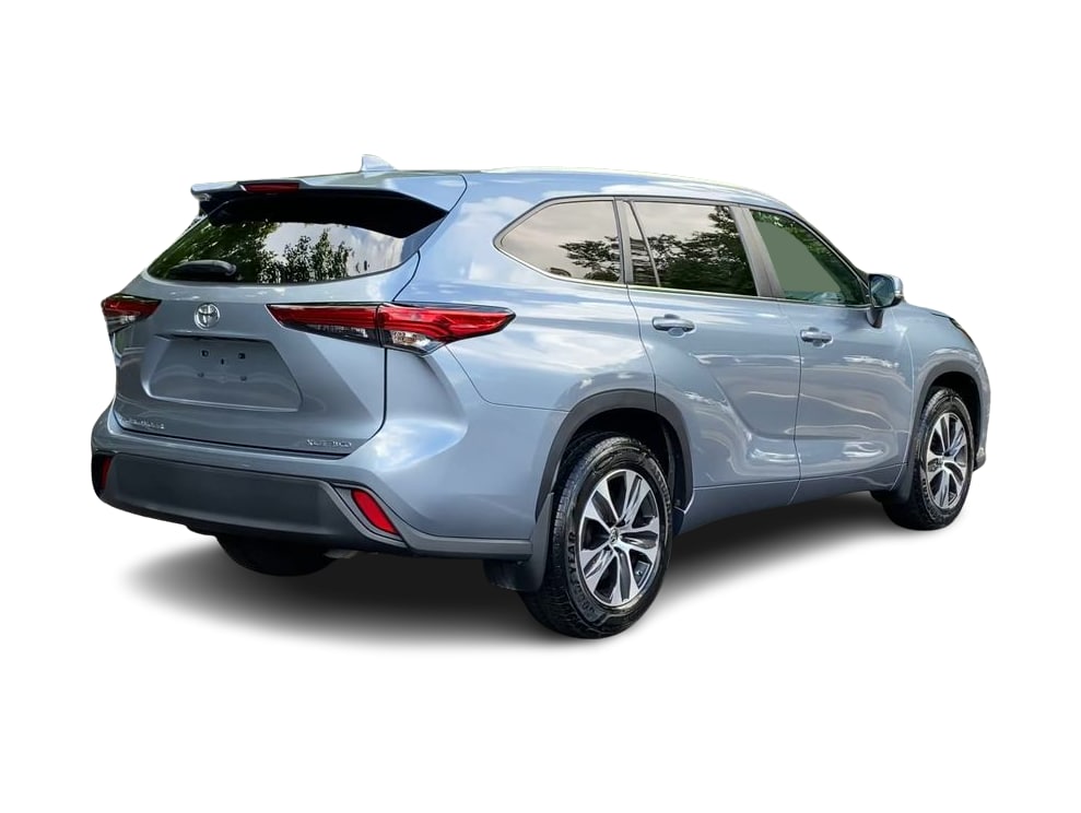 Thumbnail: 2023 Toyota Highlander - 24