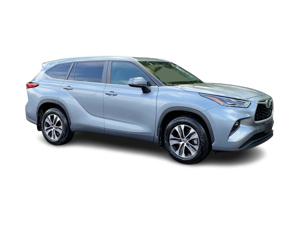 Thumbnail: 2023 Toyota Highlander - 21