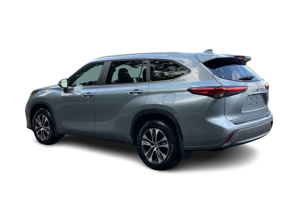 Thumbnail: 2023 Toyota Highlander - 4