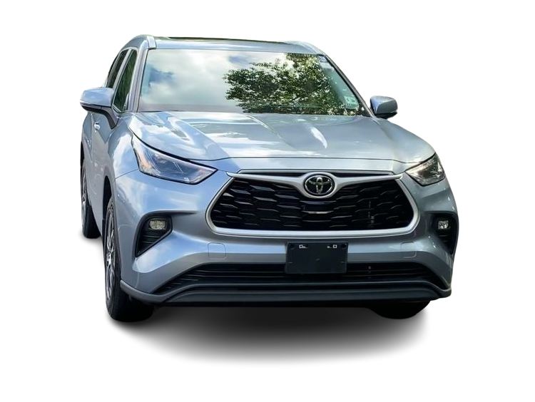 Thumbnail: 2023 Toyota Highlander - 22