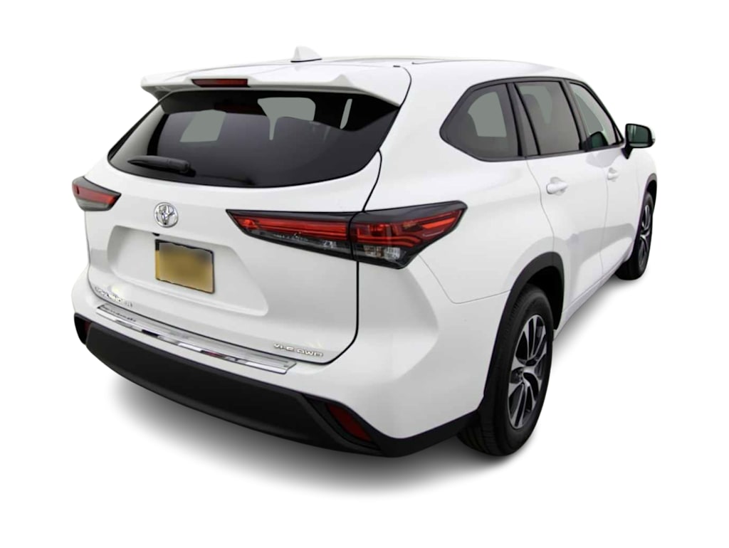 Thumbnail: 2023 Toyota Highlander - 10