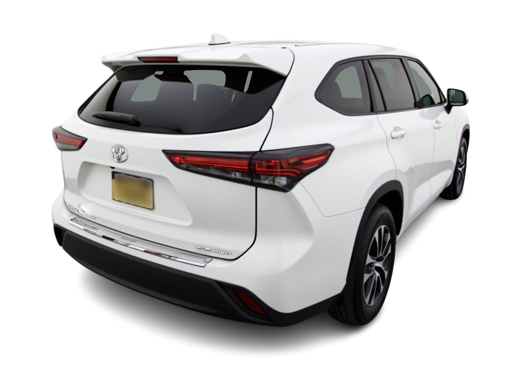 Thumbnail: 2023 Toyota Highlander - 11