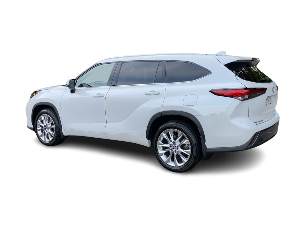 Thumbnail: 2023 Toyota Highlander - 4