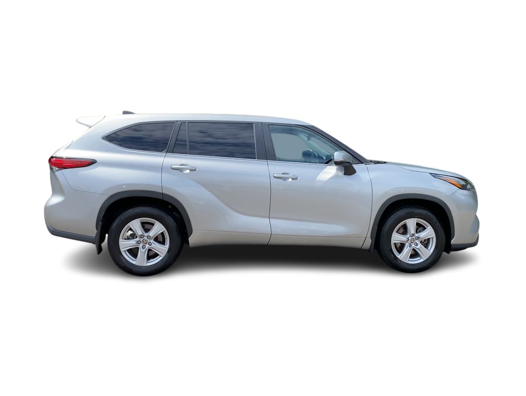 Thumbnail: 2023 Toyota Highlander - 25