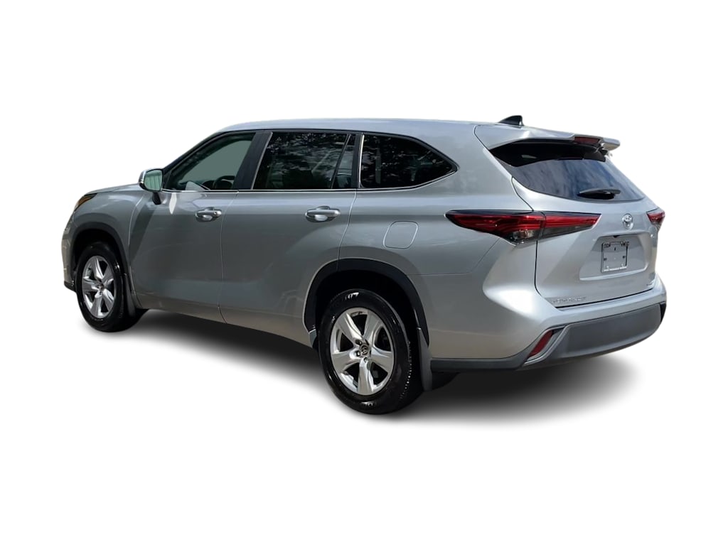 Thumbnail: 2023 Toyota Highlander - 4