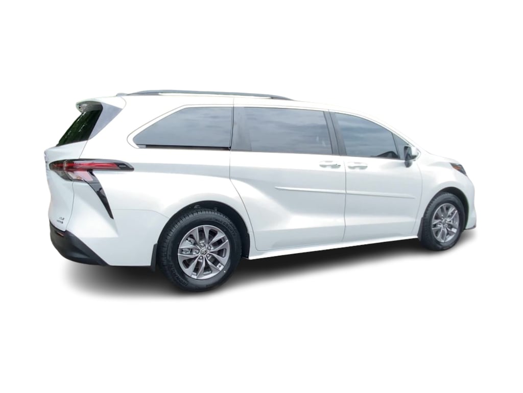 Thumbnail: 2023 Toyota Sienna - 24