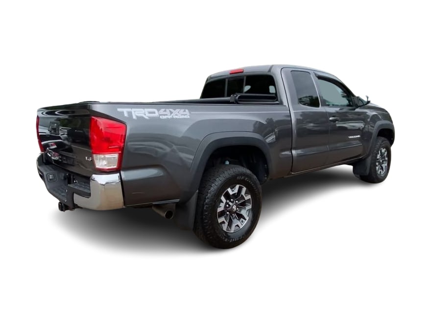 Thumbnail: 2016 Toyota Tacoma - 18