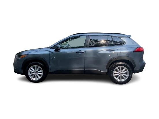 2024 Toyota Corolla Cross LE 3