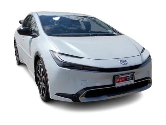 Thumbnail: 2026 Toyota Prius v - 19