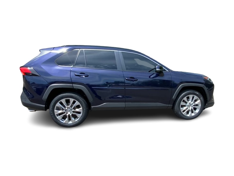 Thumbnail: 2021 Toyota RAV4 - 17