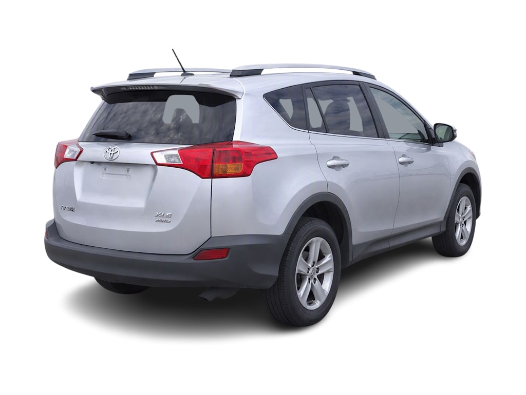 Thumbnail: 2015 Toyota RAV4 - 10